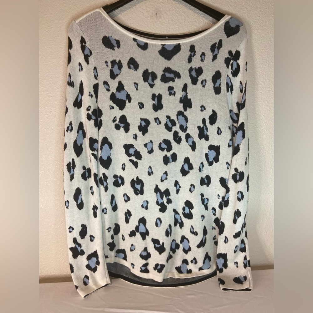 Chico’s~100% Rayon~Animal Print~Long Sleeves~Scoop Neck~Knit Sweater~Size 2 (M)